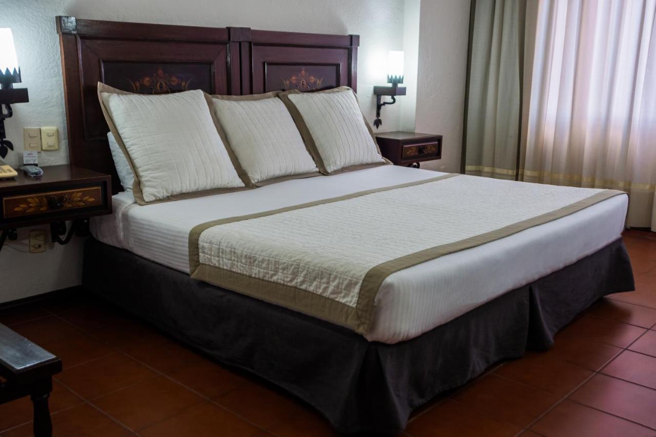 Hotel Fenix Guadalajara Kültér fotó