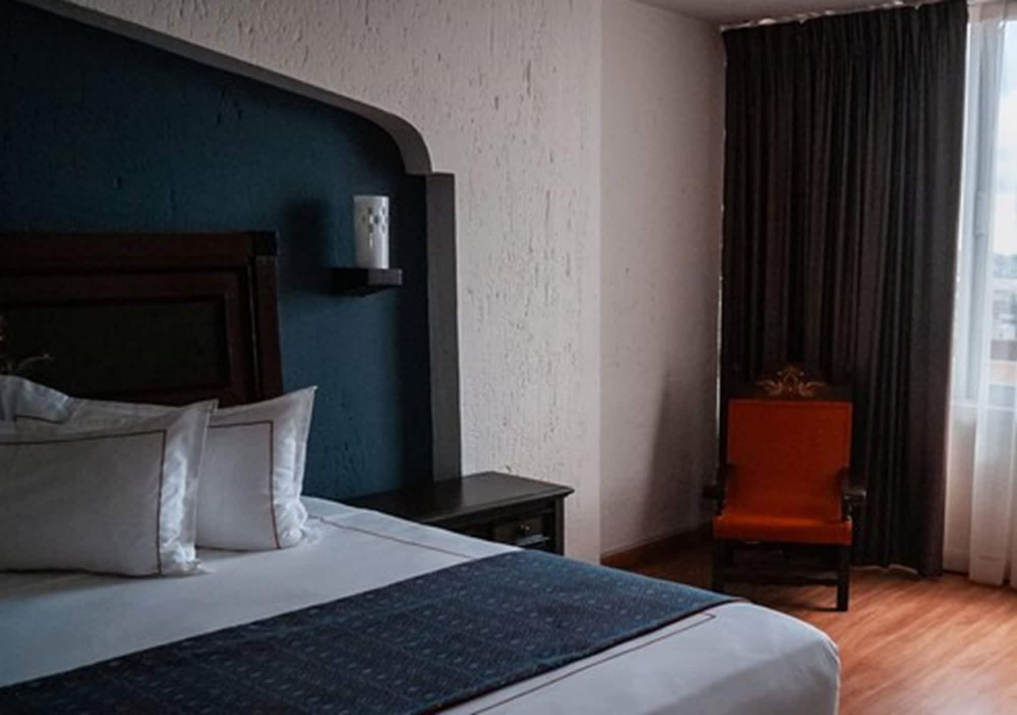 Hotel Fenix Guadalajara Kültér fotó