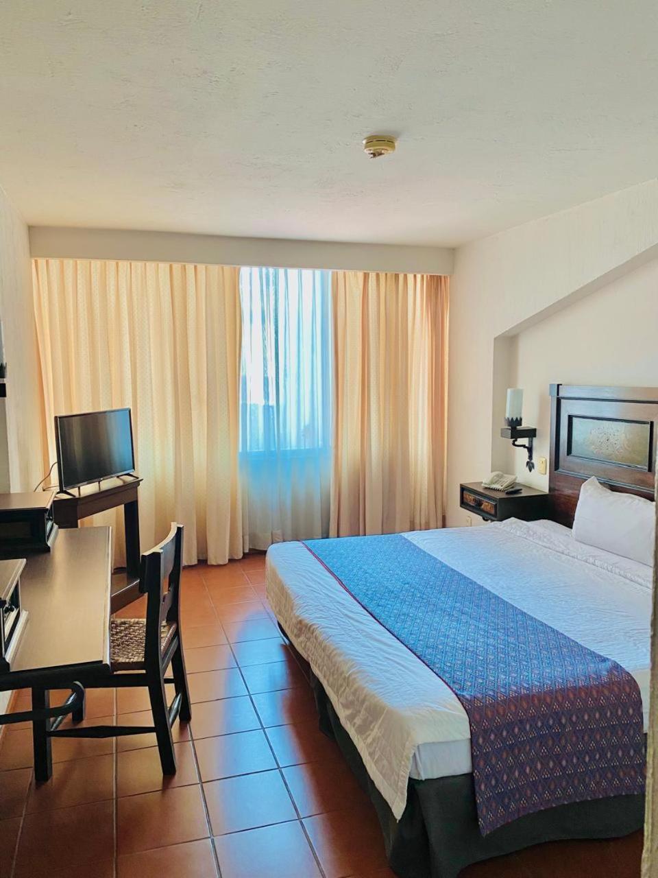 Hotel Fenix Guadalajara Kültér fotó